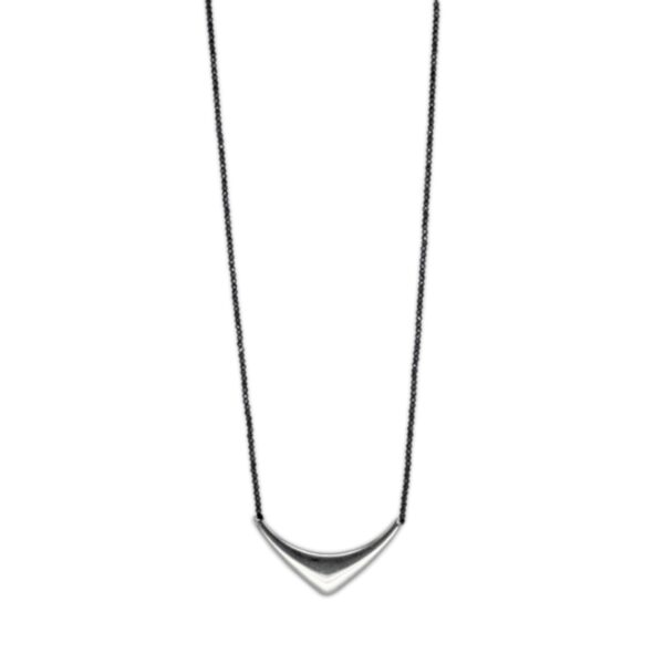 Εντυπωσιακό Κολιέ Με Μεταλλικό Τρίγωνο Και Αιματίτες